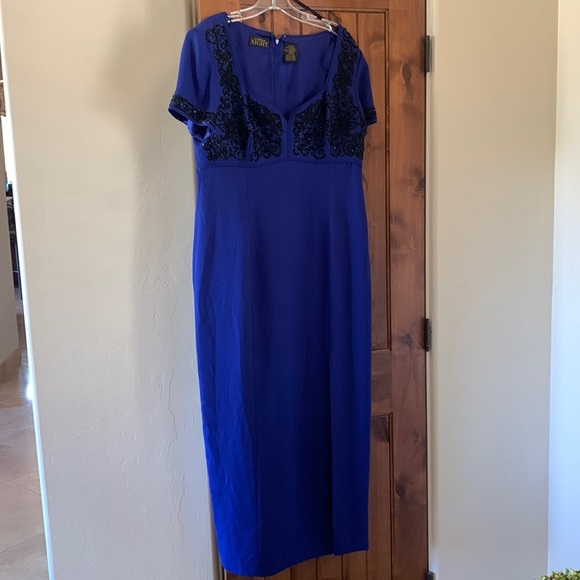 liz claiborne evening dresses Fuchsia Tulle V-Neck Maxi Dress With Slits main image 1
